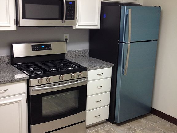 5th image of 1300 Army Navy Dr APT 515