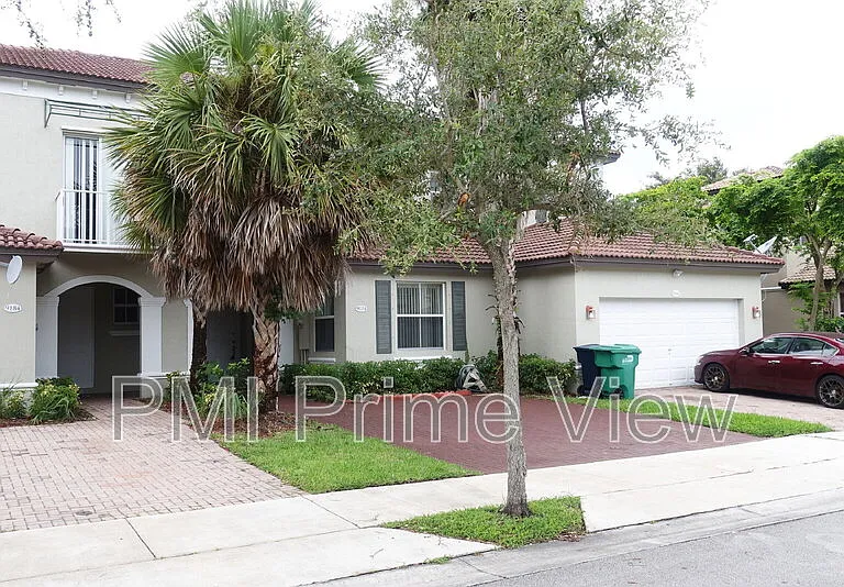 9174 SW 152nd Path — Photo 2