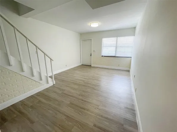 9500 SW 3rd Street #c-255, Boca Raton, FL 33428