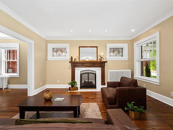 4th image of 2612 Gurney Ct
