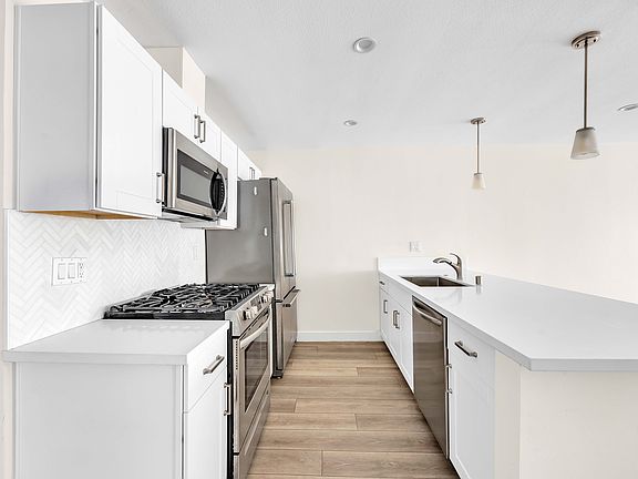 3rd image of 9031 Alcott St #102