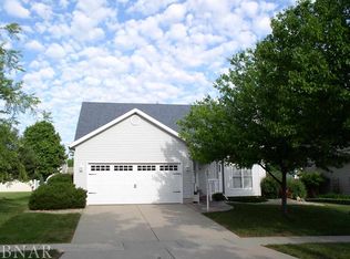 1406 Royal Pointe Dr, Bloomington, IL