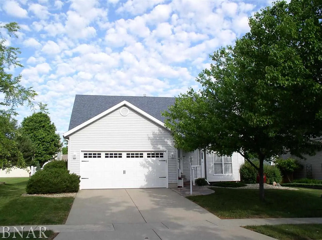 1406 Royal Pointe Dr photo 1