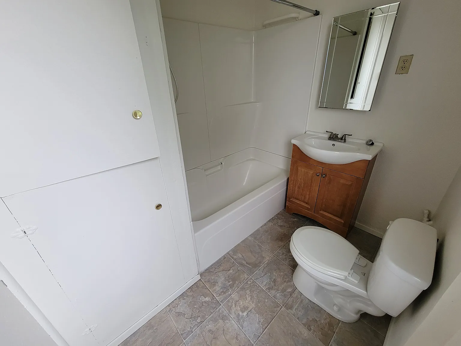 Studio, 600 sqft, $900 — Photo 4