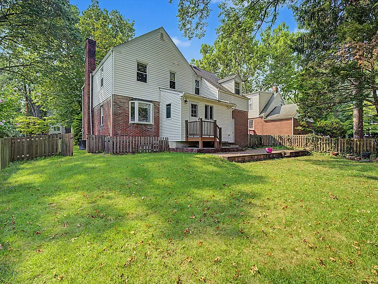 34 Esmond Pl — Photo 33