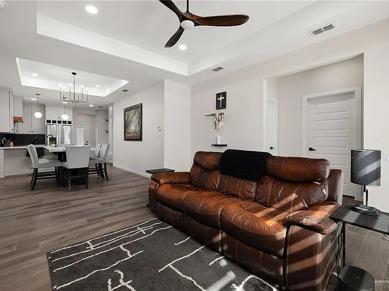 3508 E Diamond Head Ave — Photo 4