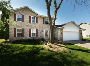 2842 Ruschfield Dr, Oshkosh, WI 54904