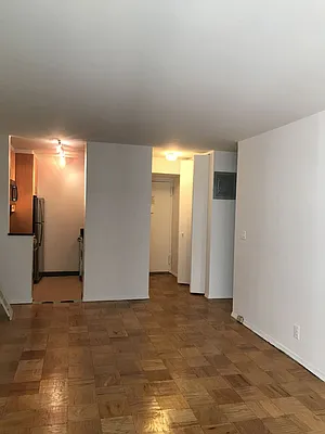 Rented by Carlyle Property Management | media 18