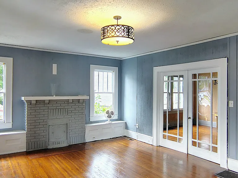 406 Saluda St — Photo 5
