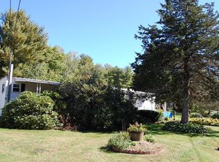 29 Riverview Cir, Brimfield, MA 01010
