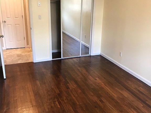 4th image of 15416 Locke Ave #1
