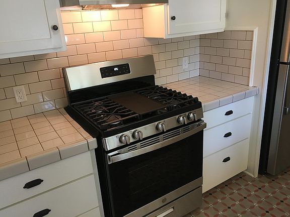 3rd image of 512 N Blanche St #512