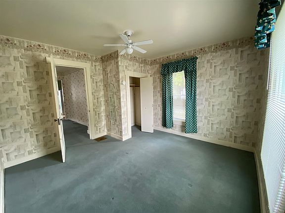5th image of 2307 N Grand Ave