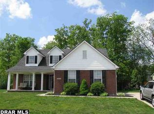 28184 Aspen Blvd, Flat Rock, MI 48134