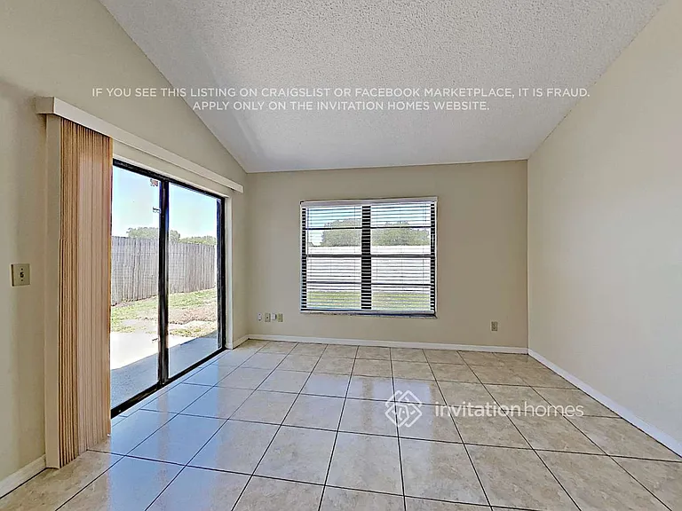 5473 Friarsway Dr — Photo 4