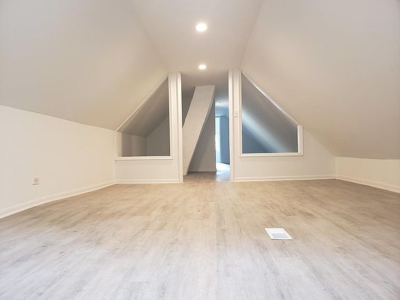 4th image of 1728 N Keeler Ave #2