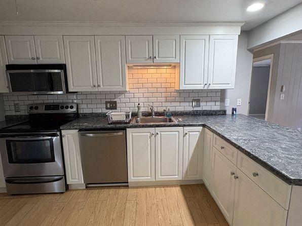 3 Philbrick Ln APT 4
