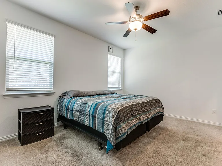 507 Saffron St — Photo 18