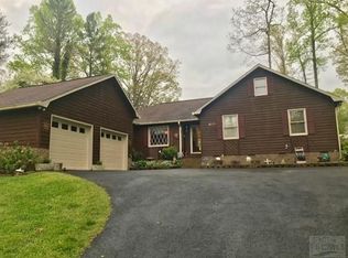 1609 Holly Ct NW, Lenoir, NC 28645