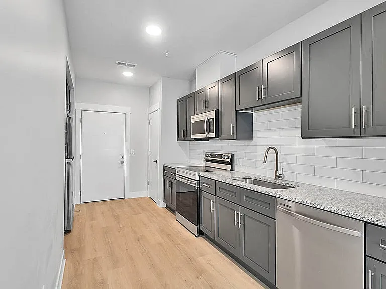 Modern Kitchen with Stainless Steel Appliances