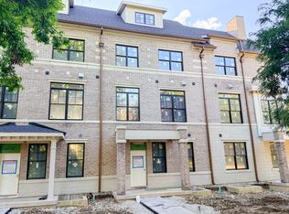 147 N Columbia St UNIT 22, Naperville, IL 60540