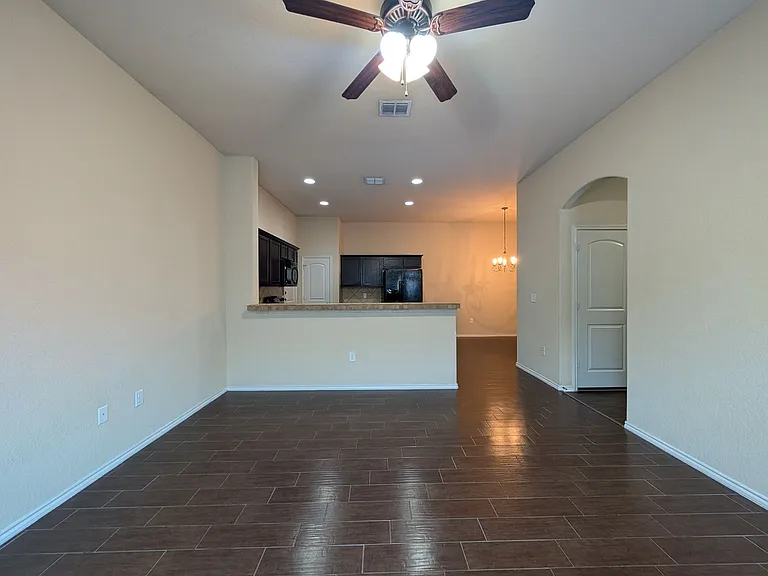 660 Creekside Cir — Photo 5