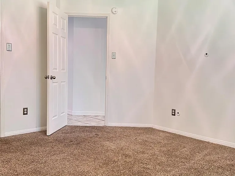 3210 Woodcreek Glen Ln — Photo 13