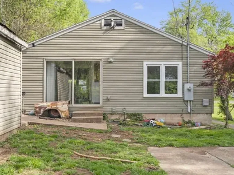 2822 W College St — Photo 20