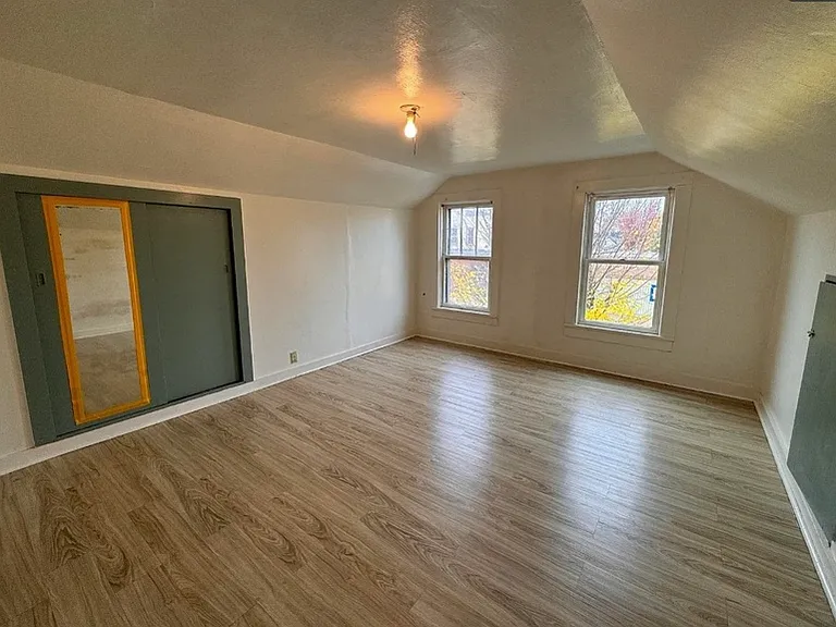 1527 Indiana Ave — Photo 4