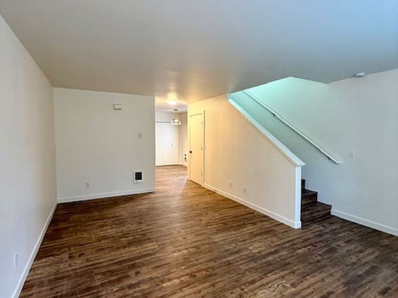 3rd image of 1290 NW Knoxville Blvd #C