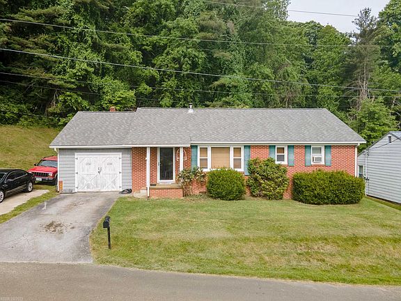 2nd image of 108 Brookwood Dr
