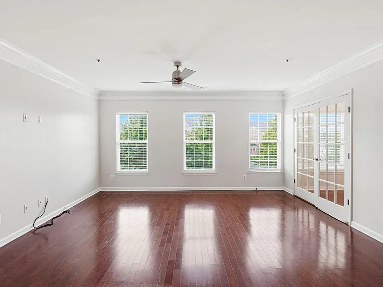 15360 Kensington Park Dr — Photo 15