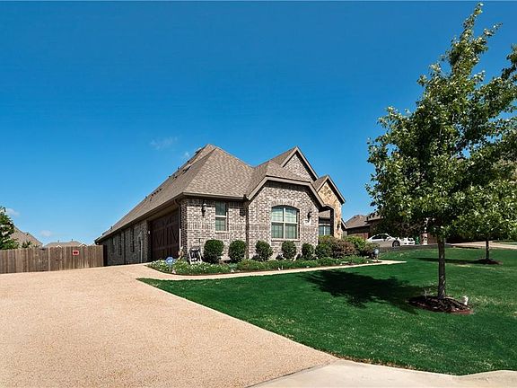 3rd image of 605 Buelwood Ct