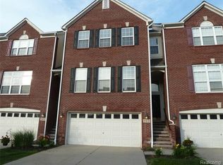 513 Cherry Orchard Rd #92, Canton, MI 48188