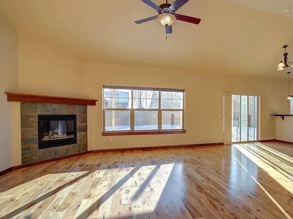 46 Tree Line Ln