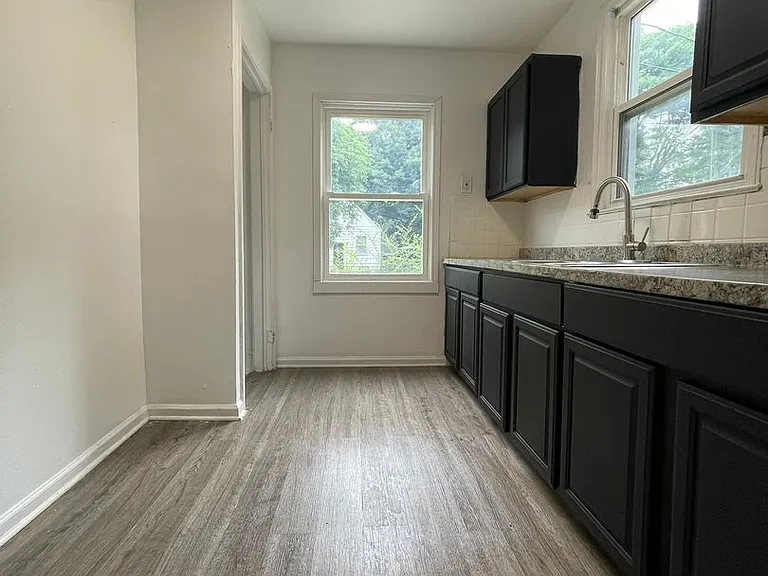 18601 Pembroke Ave — Photo 10