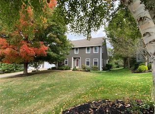 813 Long Point Dr, Erie, PA
