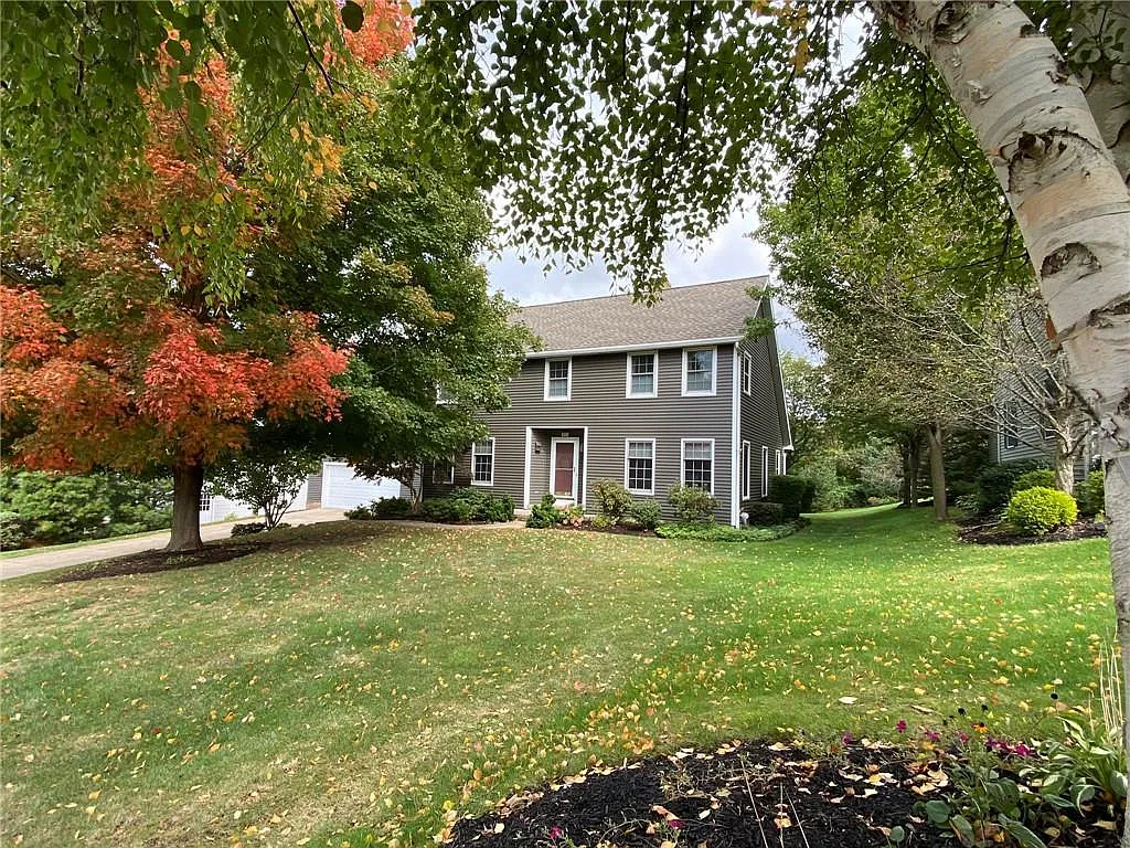 813 Long Point Dr photo 1