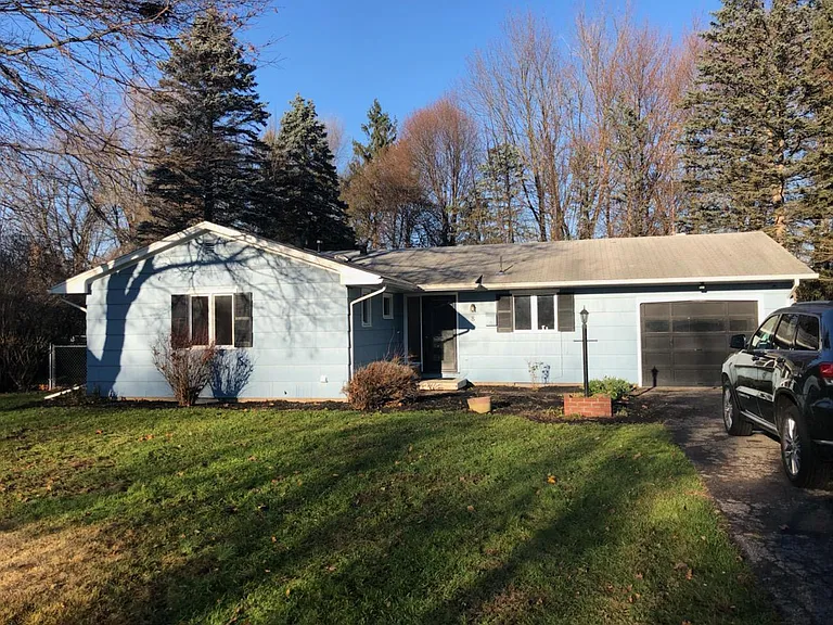 8 Butternut Dr — Photo 1