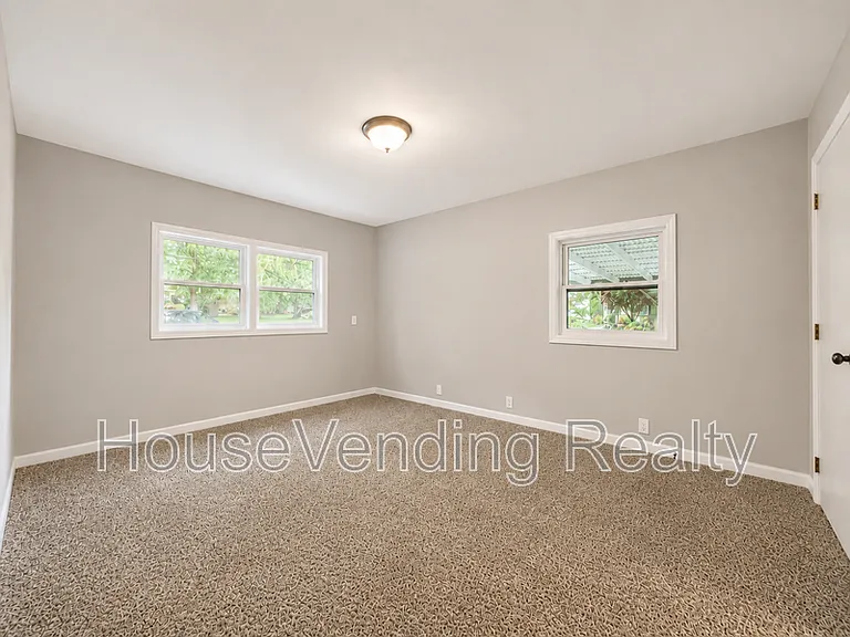 619 Tarpley St — Photo 10