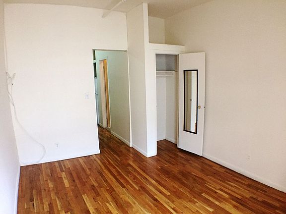 3rd image of 310 W 93rd St APT 5M