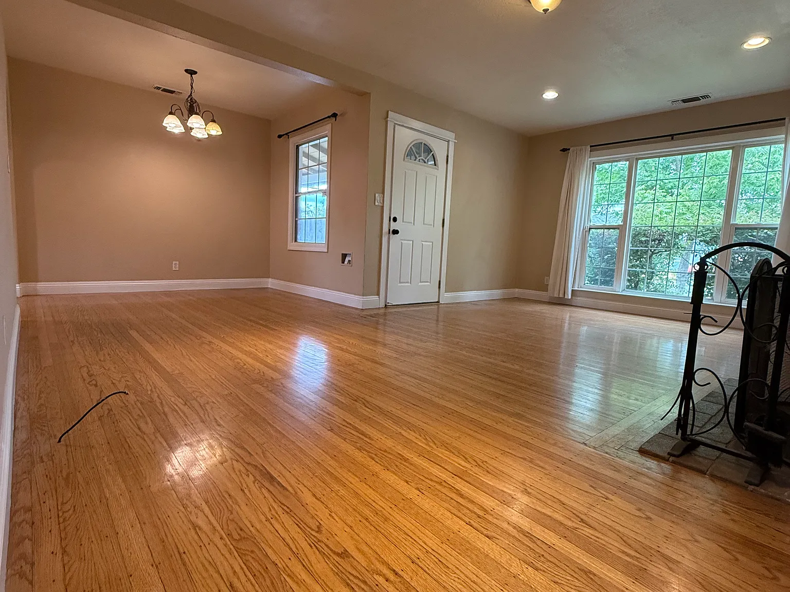 2 bed, 965 sqft, $2,295 — Photo 2