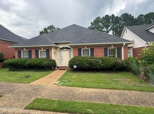 30 Village Green Cir, Jackson, MS 39211