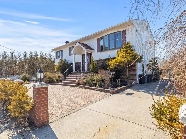 186 Jerusalem Avenue, Levittown, NY 11756