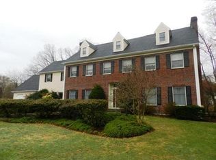 2 Solomon Pierce Rd, Lexington, MA 02420