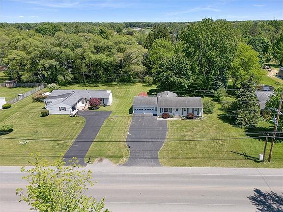 3rd image of 1078 Five Mile Line Rd