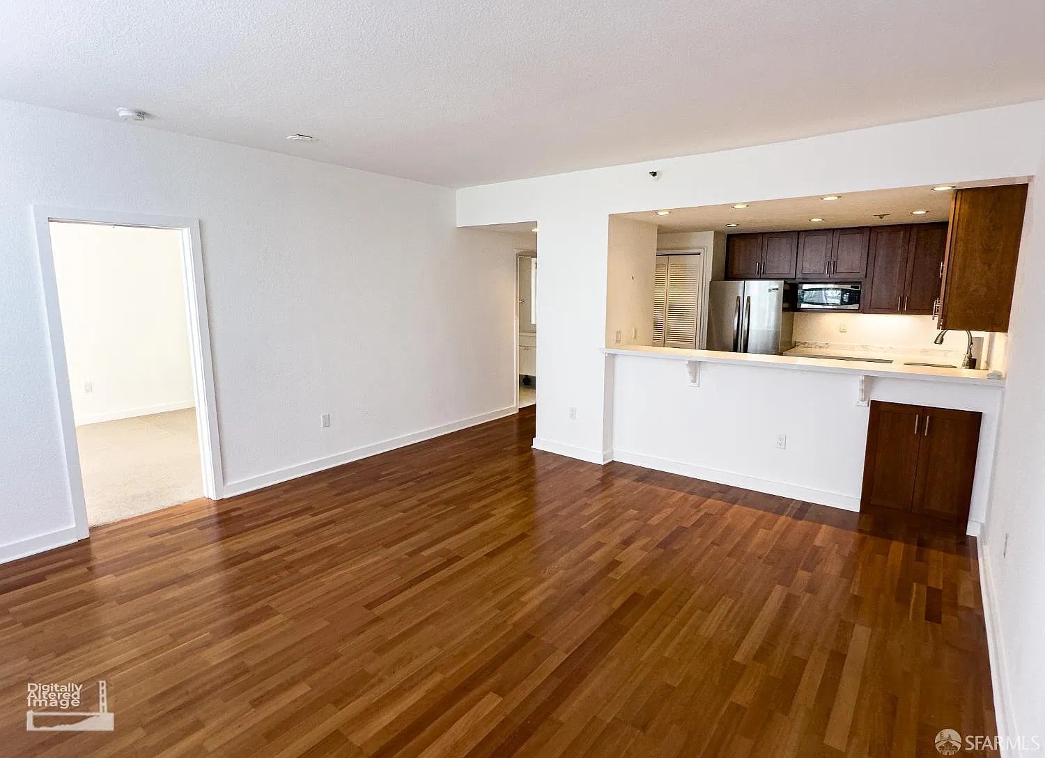 1 bed, 1.0 bath, 736 sqft, $4,400 — Photo 2