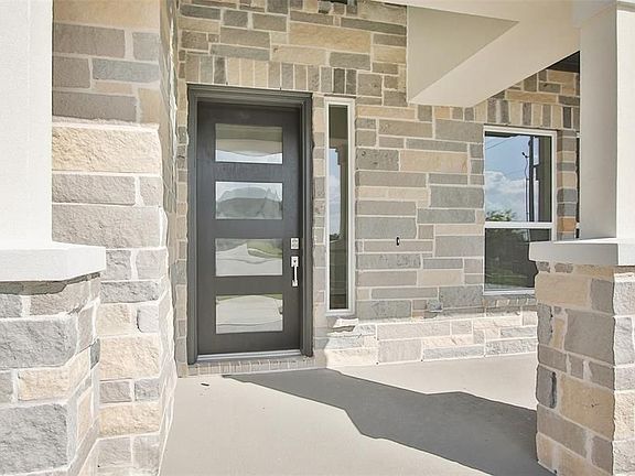 4th image of 2100 Arbor Glen Ct