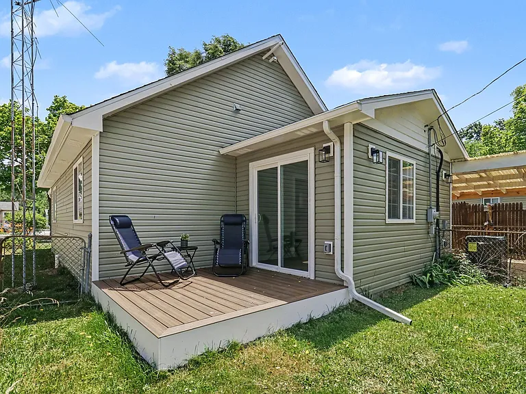 319 Dunham St — Photo 20
