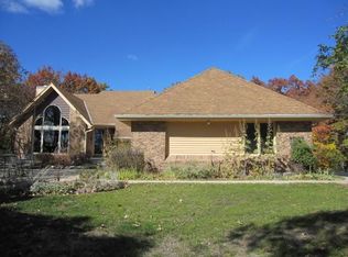 N6W30768 Cherokee Trl, Waukesha, WI 53188